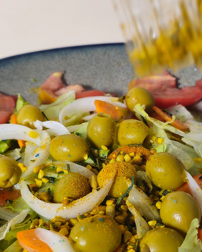 ensalada con condimento dukkah con espirulina