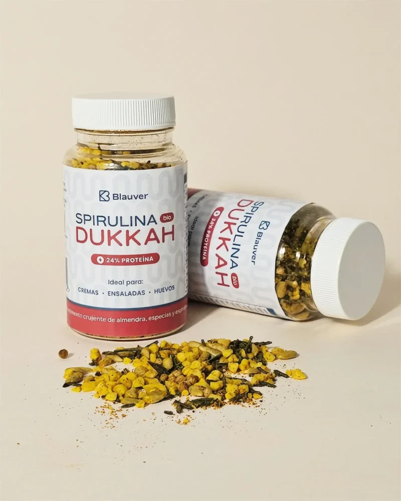 Botes de Dukkah condimento de especias, pipas y espirulina